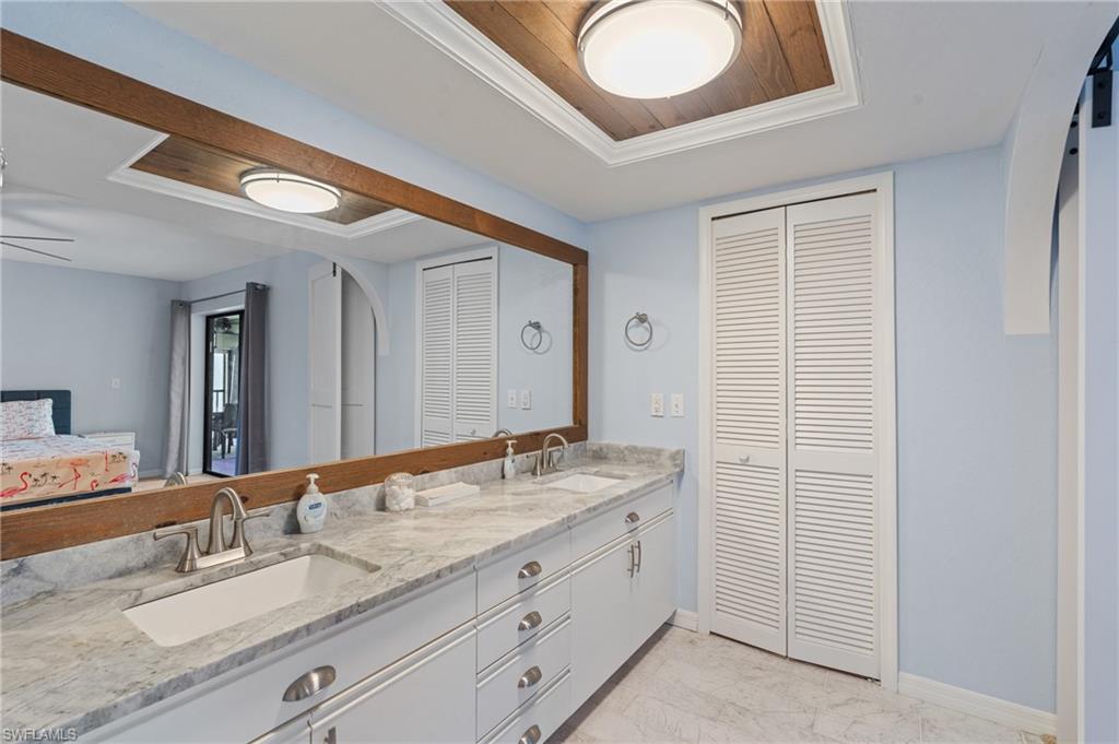 4230 SE 20th PL 302 photo 17