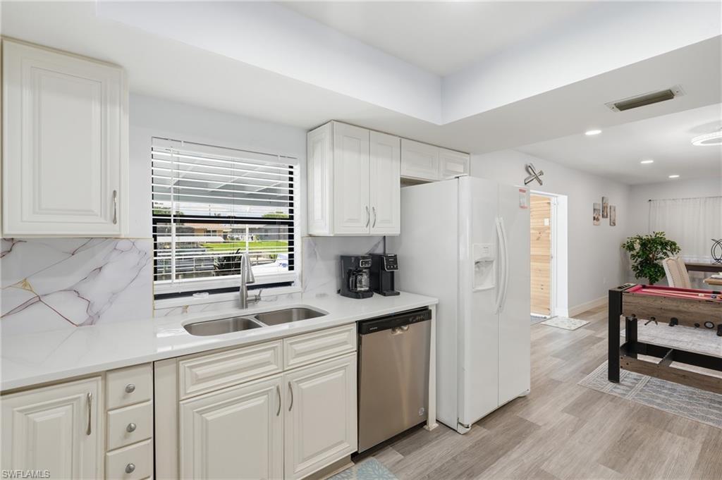 1421 SE 29th TER photo 12