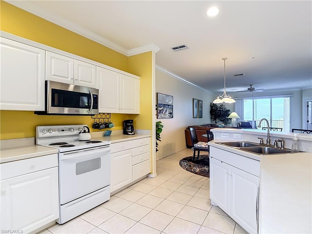 20061 Sanibel View CIR 203 photo 8