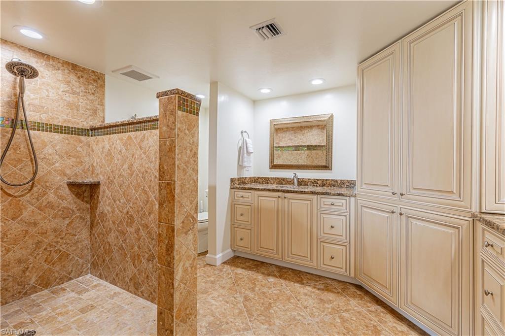25 Bluebill AVE 301 photo 16