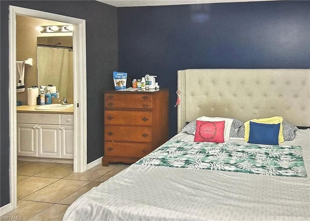 Masterbed & Bath & Walk in Closet