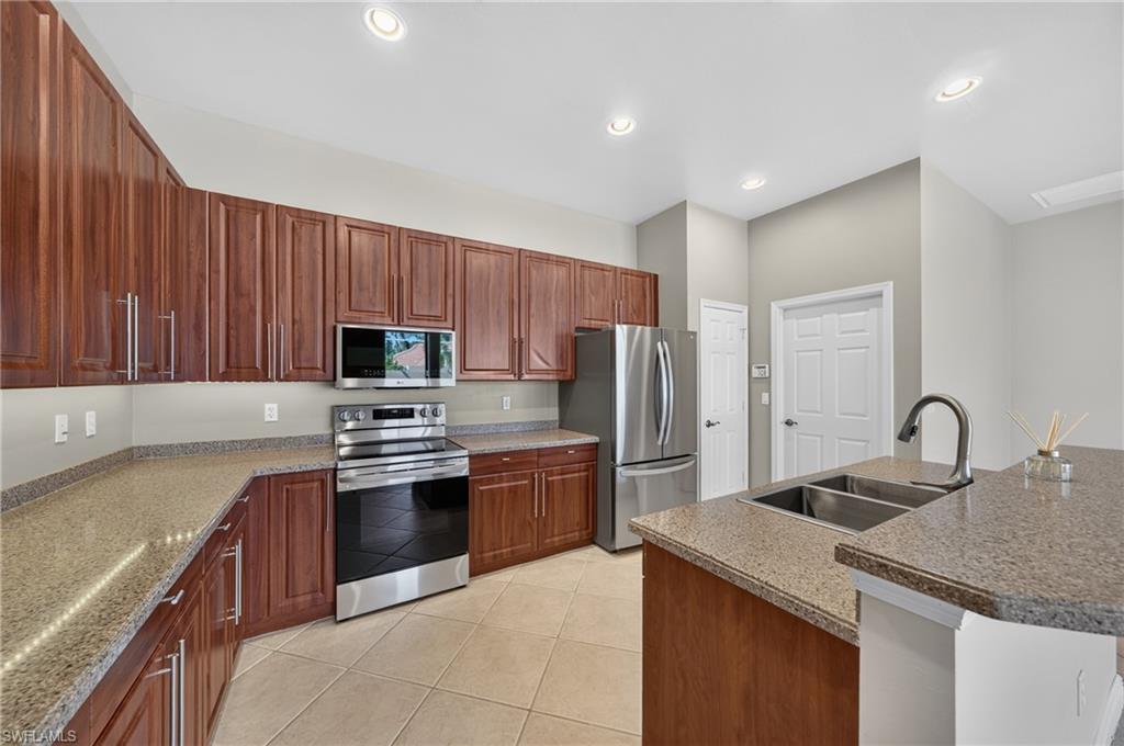 13954 Bently CIR photo 18