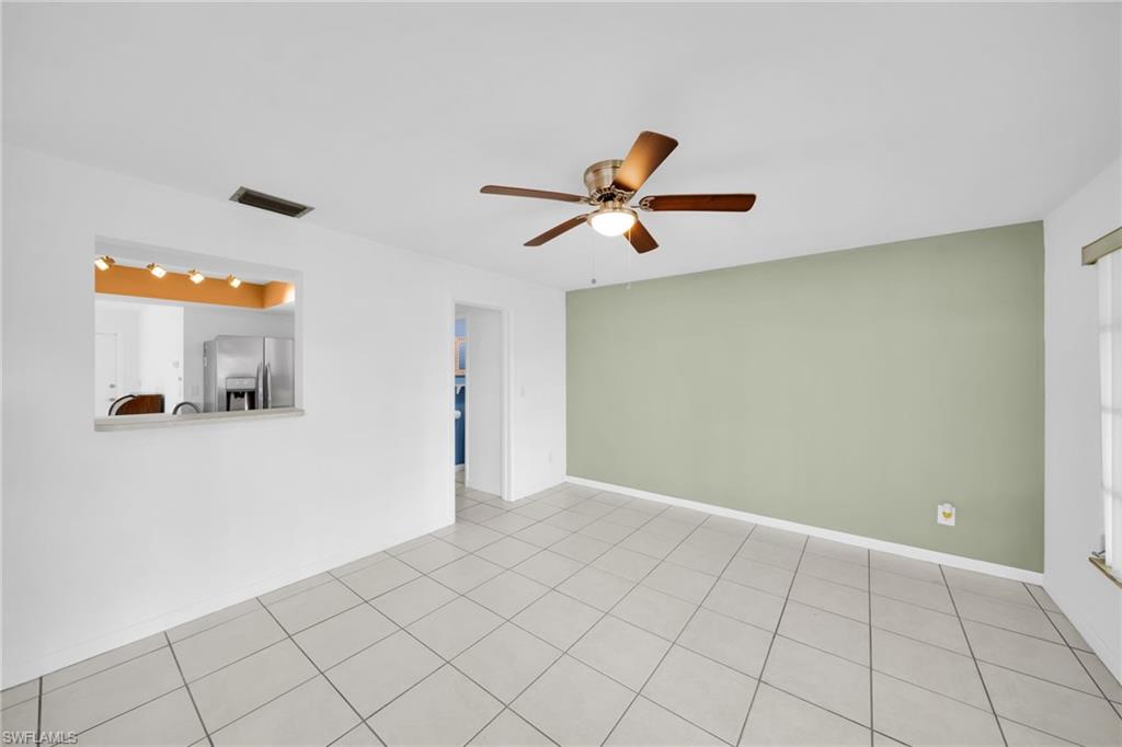 pass thru to the kitchen options dining room, office, bonus room, sitting room.
