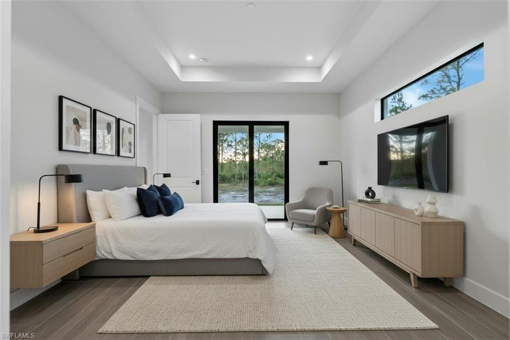 Recessed lighting with a tray ceiling