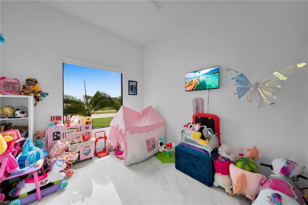 1112 Chiquita BLVD N photo 17
