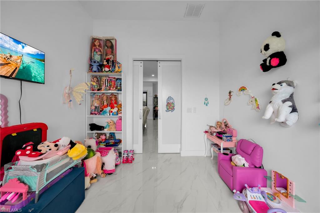 1112 Chiquita BLVD N photo 16