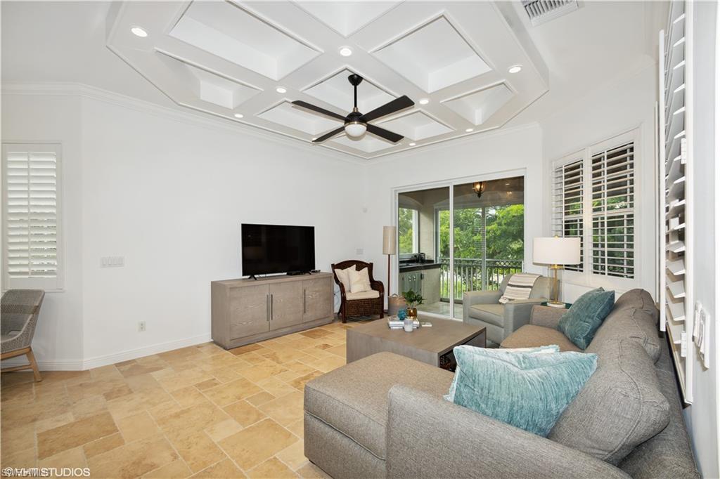 Family Area with access to Lanai