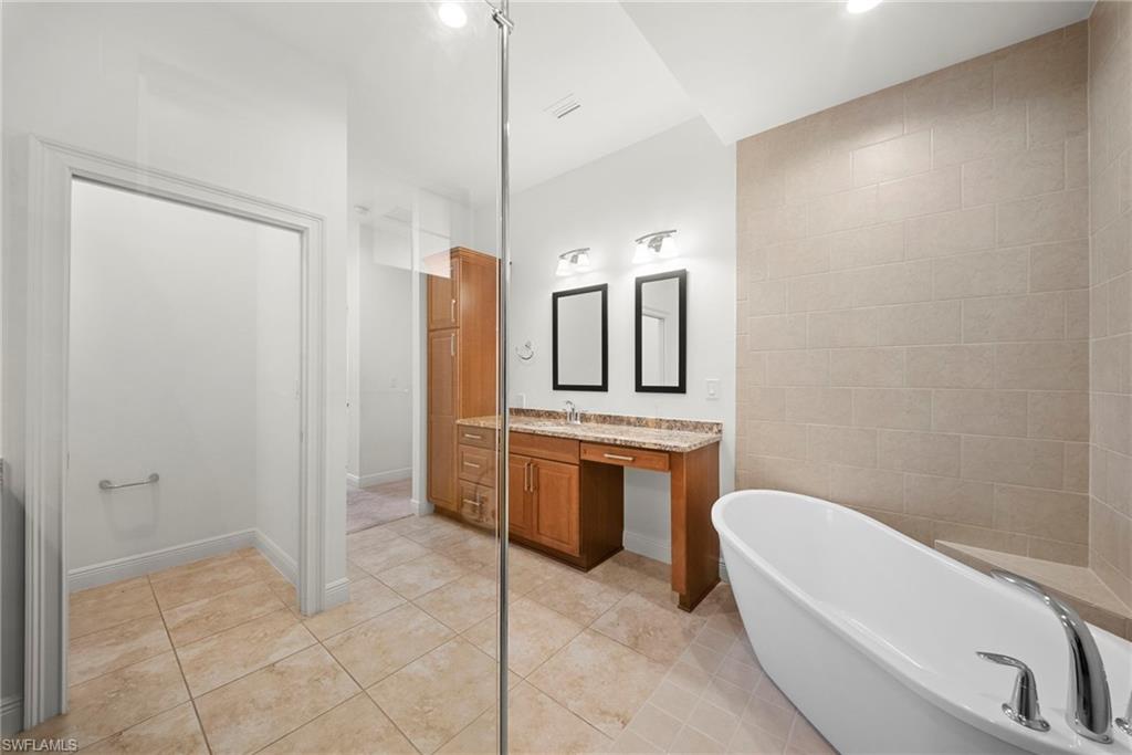 Spa main bathroom