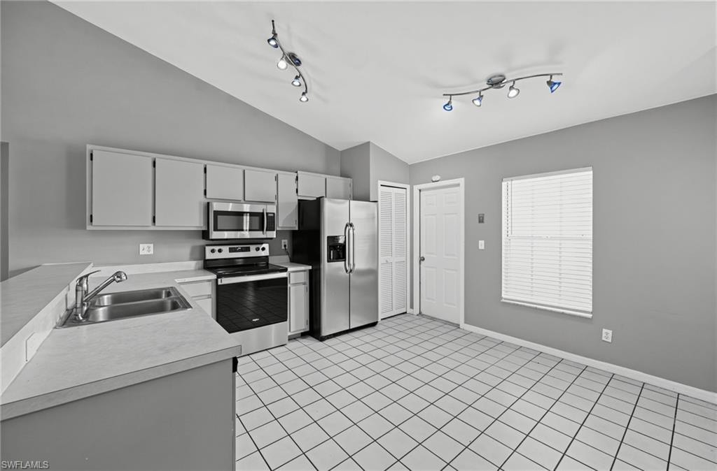 1325 SW 25th TER photo 9