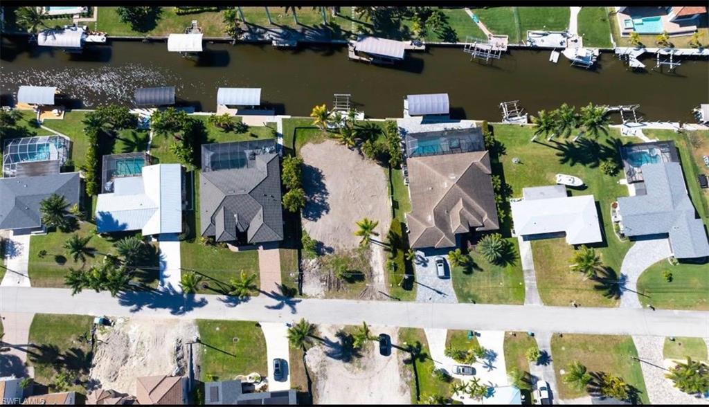 Vacant land parcel with direct canal frontage