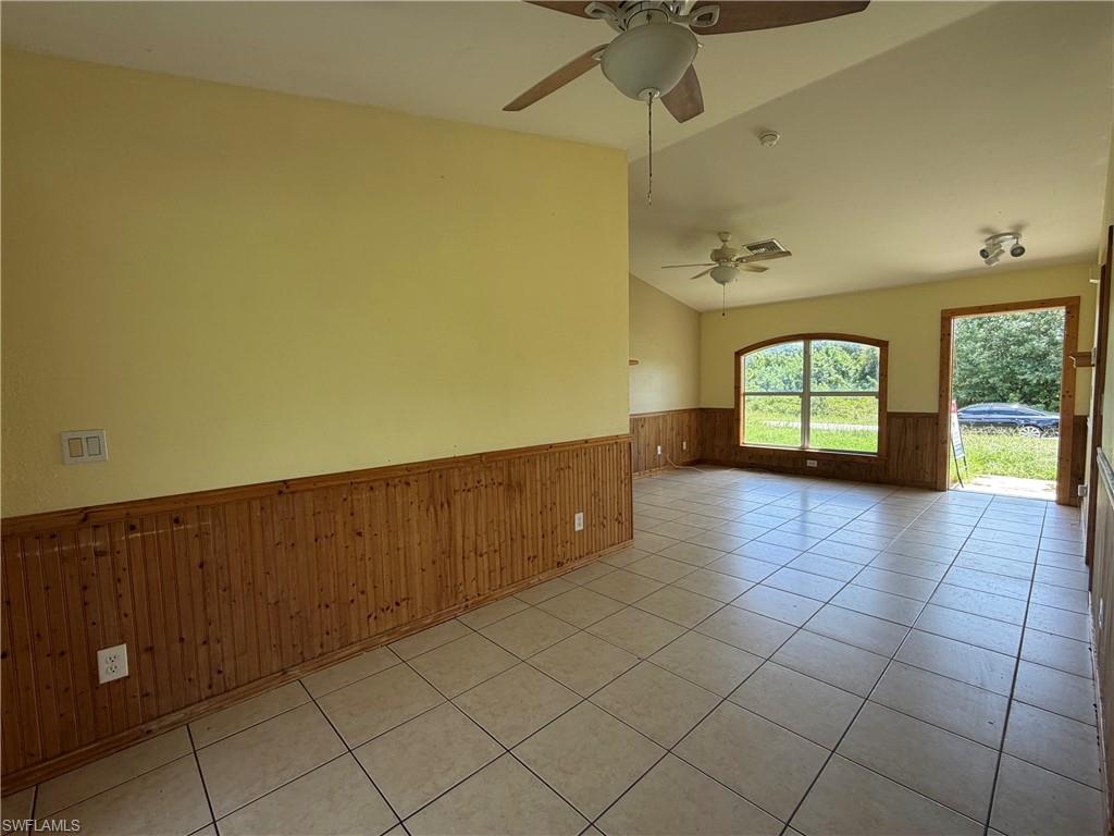 367 Peerless ST photo 16