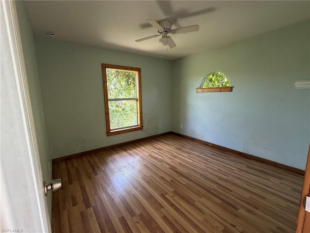 367 Peerless ST photo 10