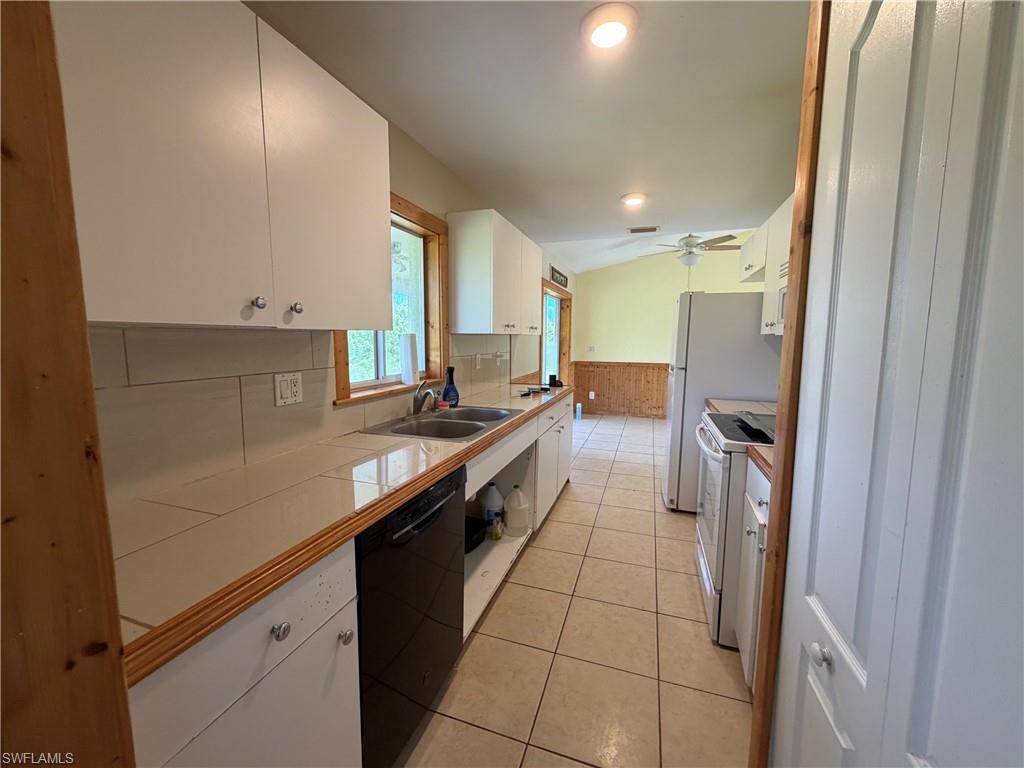367 Peerless ST photo 18