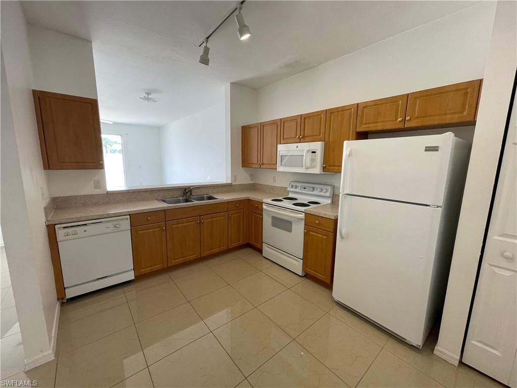3637 Pine Oak CIR 105