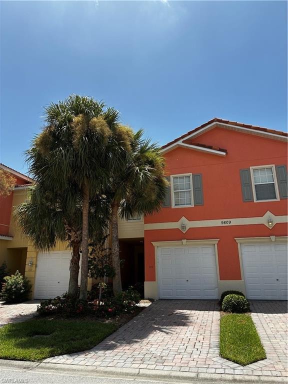 3/2.5 townhome with 1 car garage, paved driveway