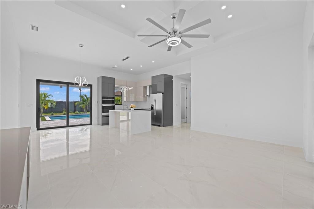 1201 Santa Barbara BLVD N