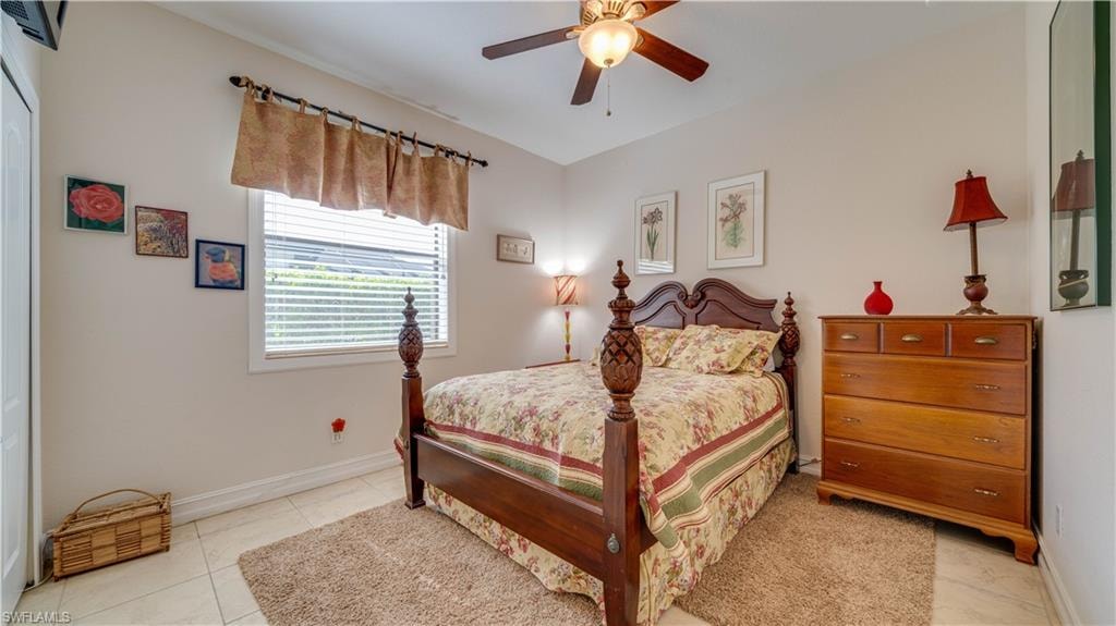 Back guest bedroom