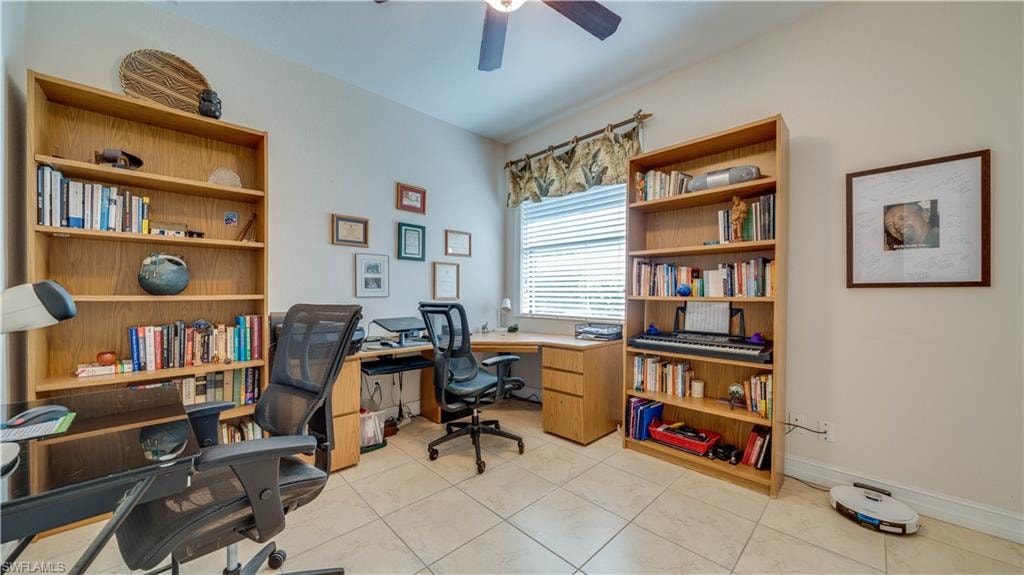 Spacious Front guest bedroom - being used as office