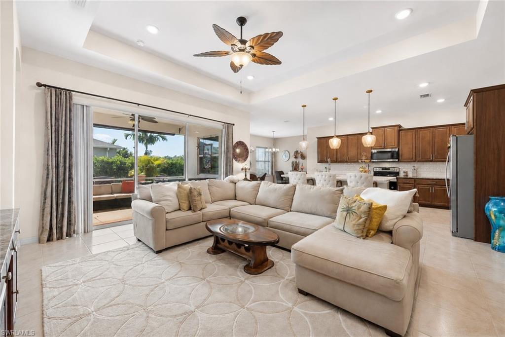 3286 Baravaldo CIR photo 8