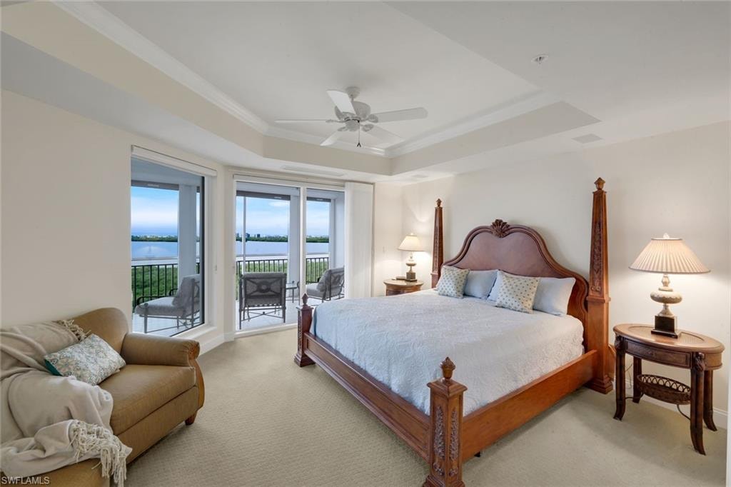 Primary bedroom with west-facing lanai