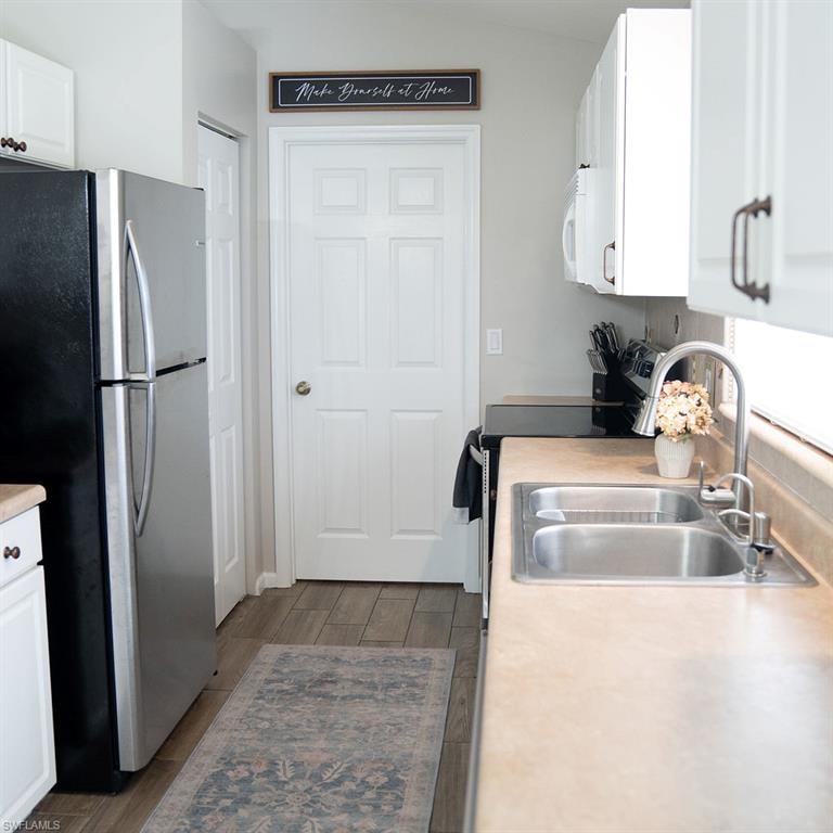 STAINLESS STEEL APPLIANCES