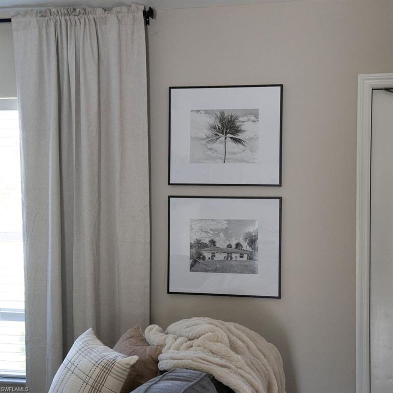 LIVING AREA DECOR
