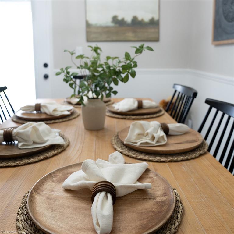 TABLE DECOR