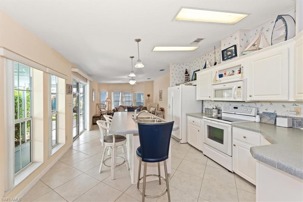244 Daisy AVE photo 12