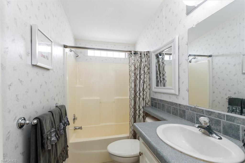244 Daisy AVE photo 20