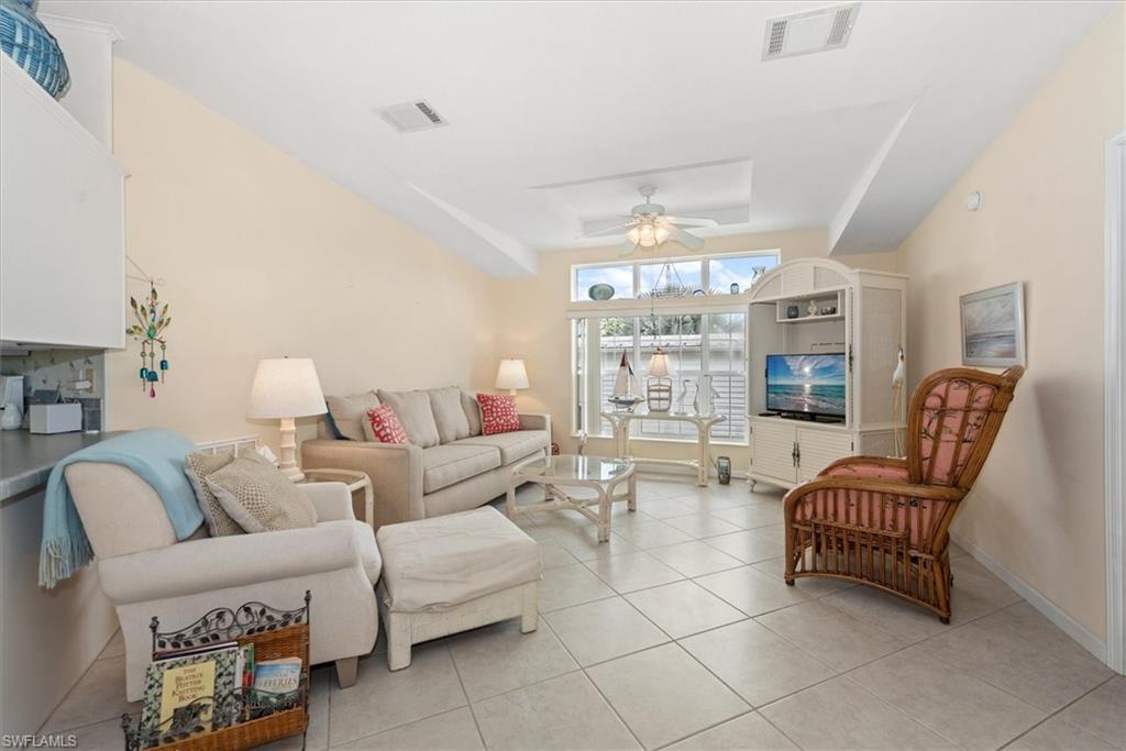 244 Daisy AVE photo 10