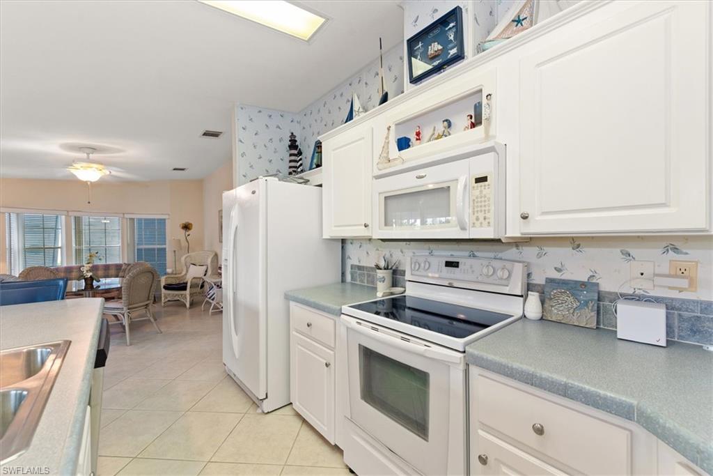 244 Daisy AVE photo 8