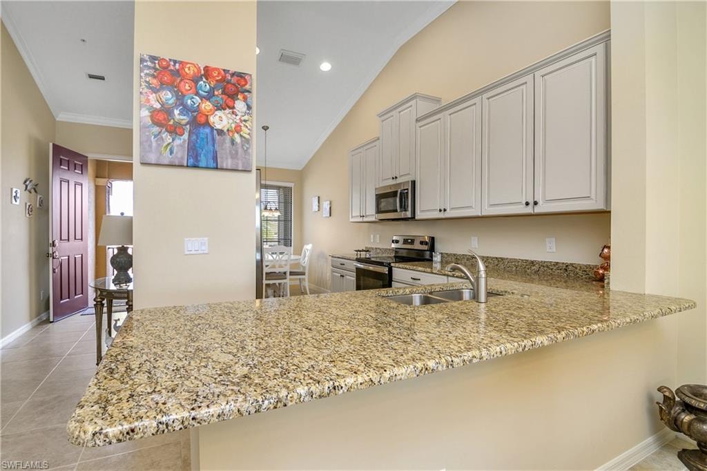 9440 Benvenuto CT 3-204 photo 11