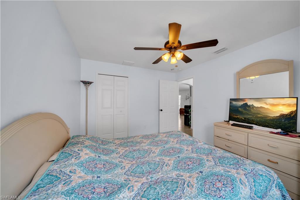 Recessed lighting and ceiling fan with integrated lighting