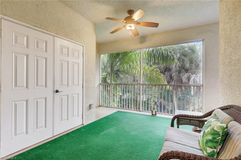Patio with Washer/Dryer