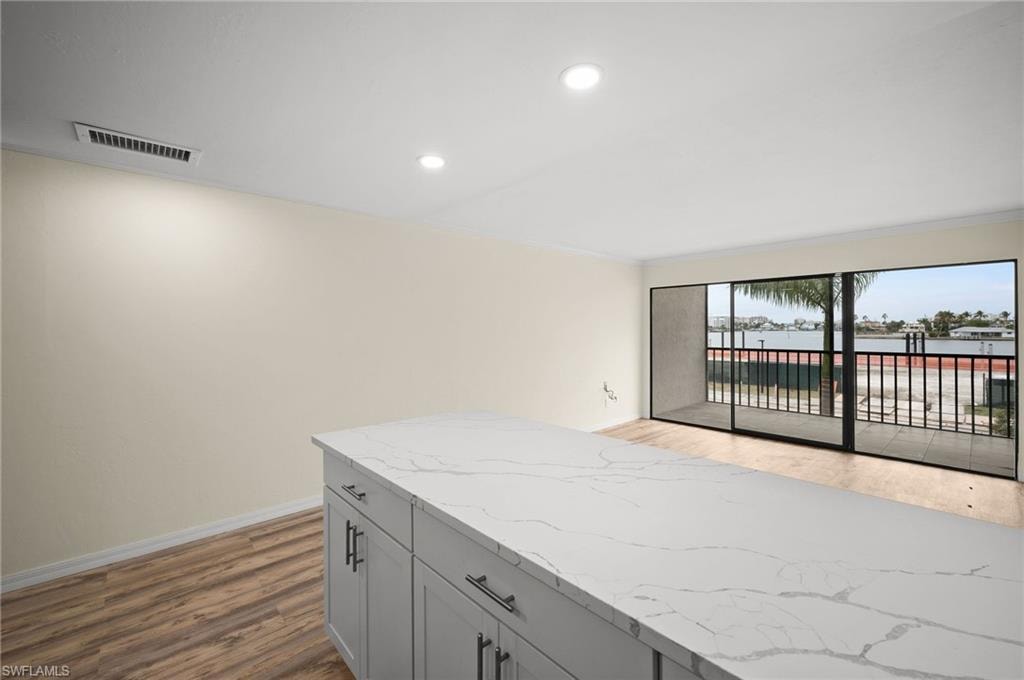 260 Southbay DR 207 photo 6