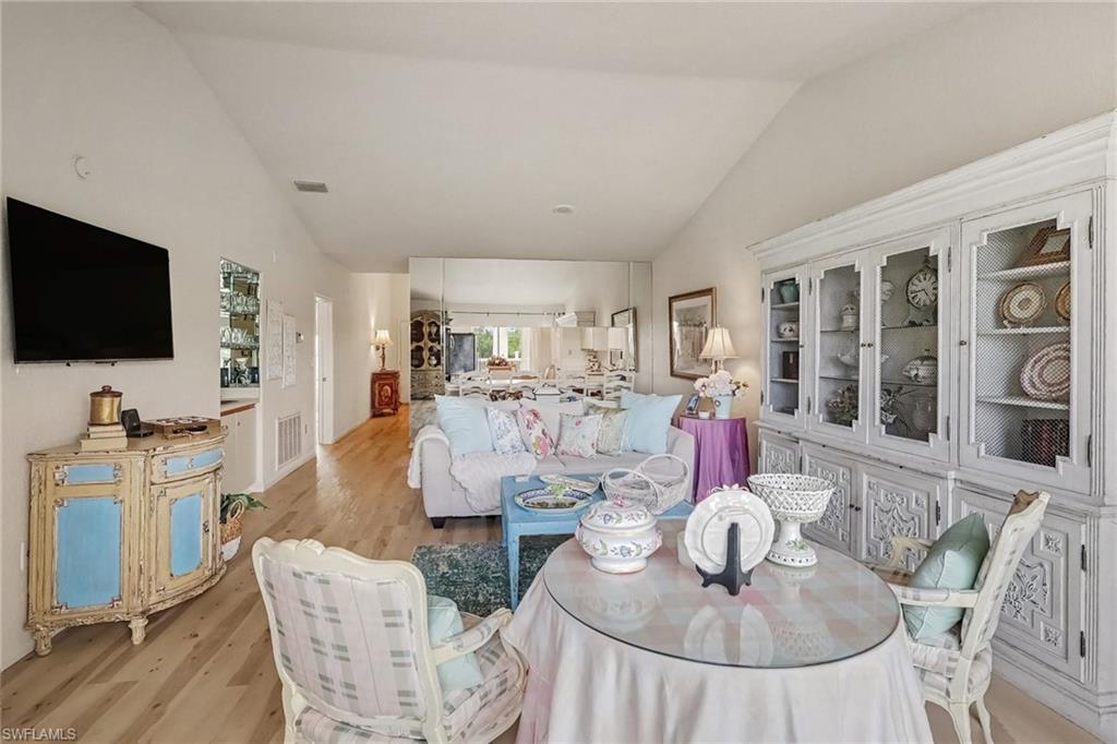 6045 Chardonnay LN 302 photo 8