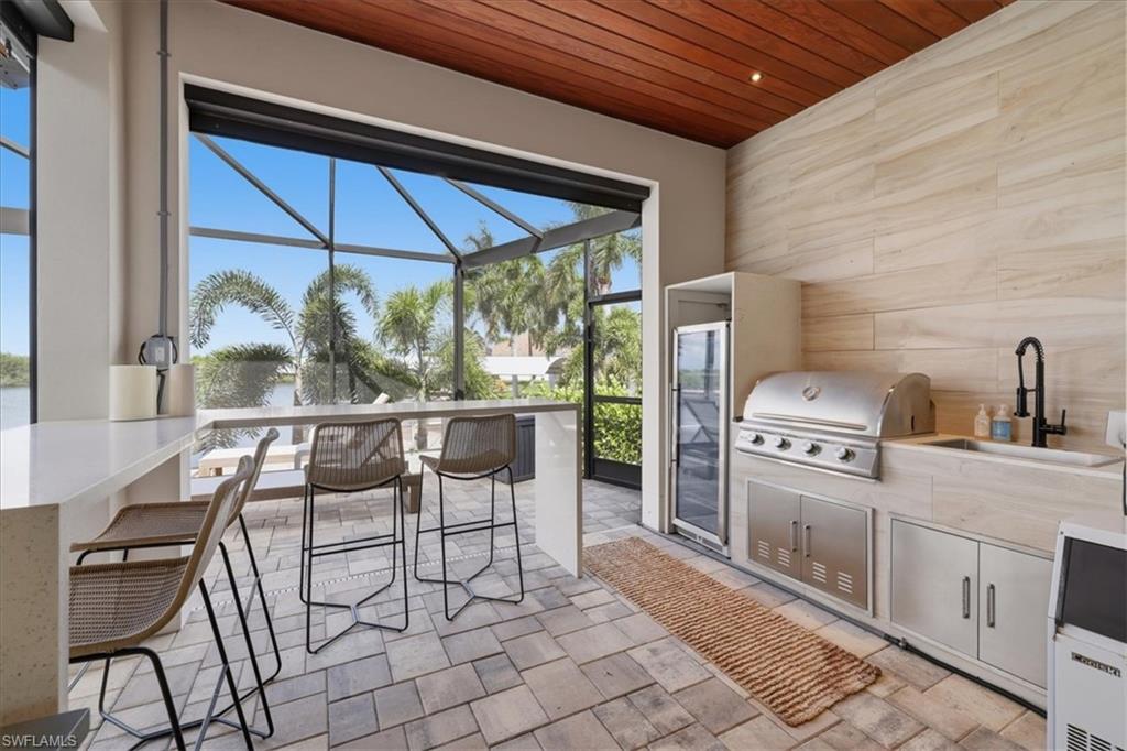 Outdoor Kitchen