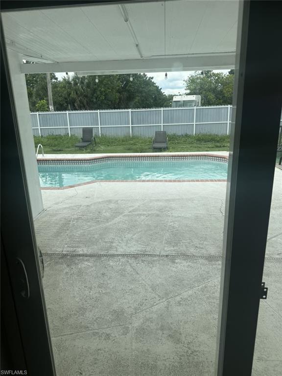 129 E Lake DR