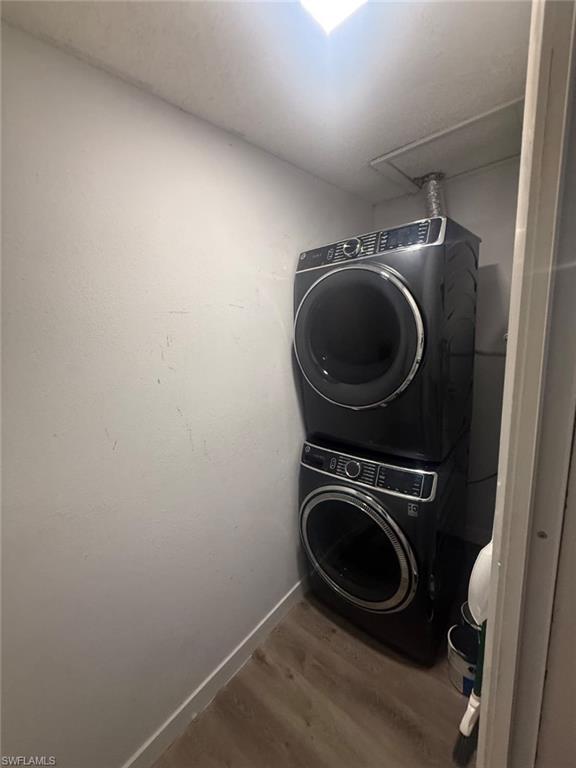 129 E Lake DR photo 20