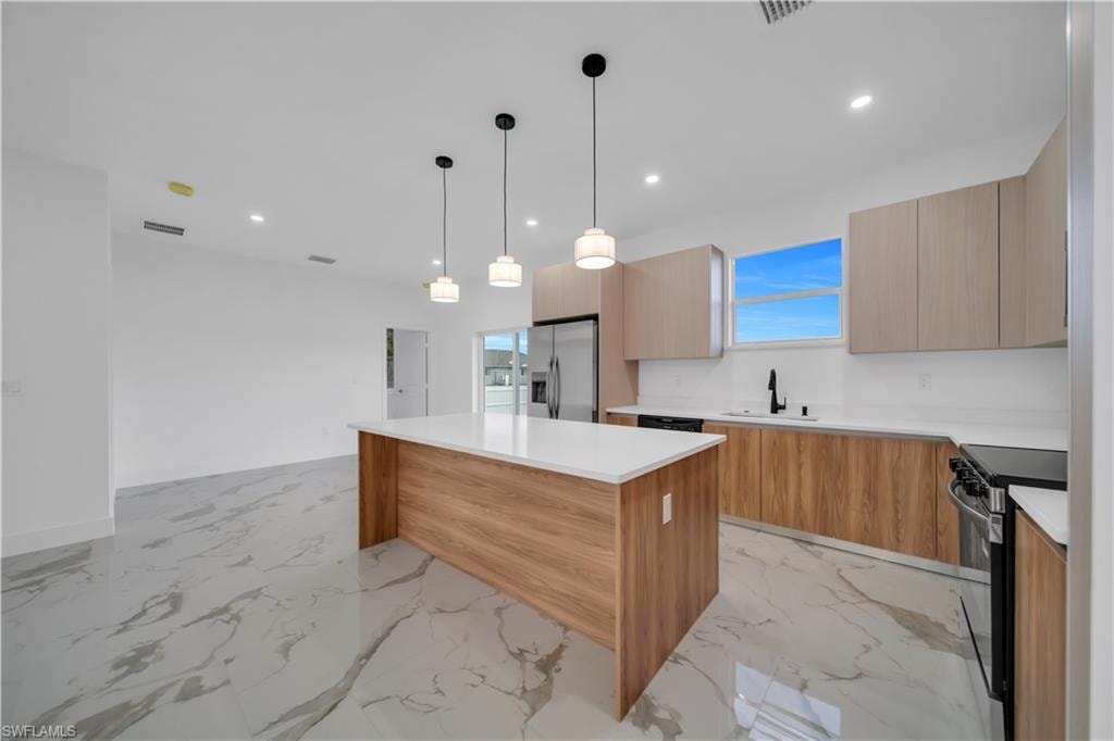 435 Petite AVE photo 8