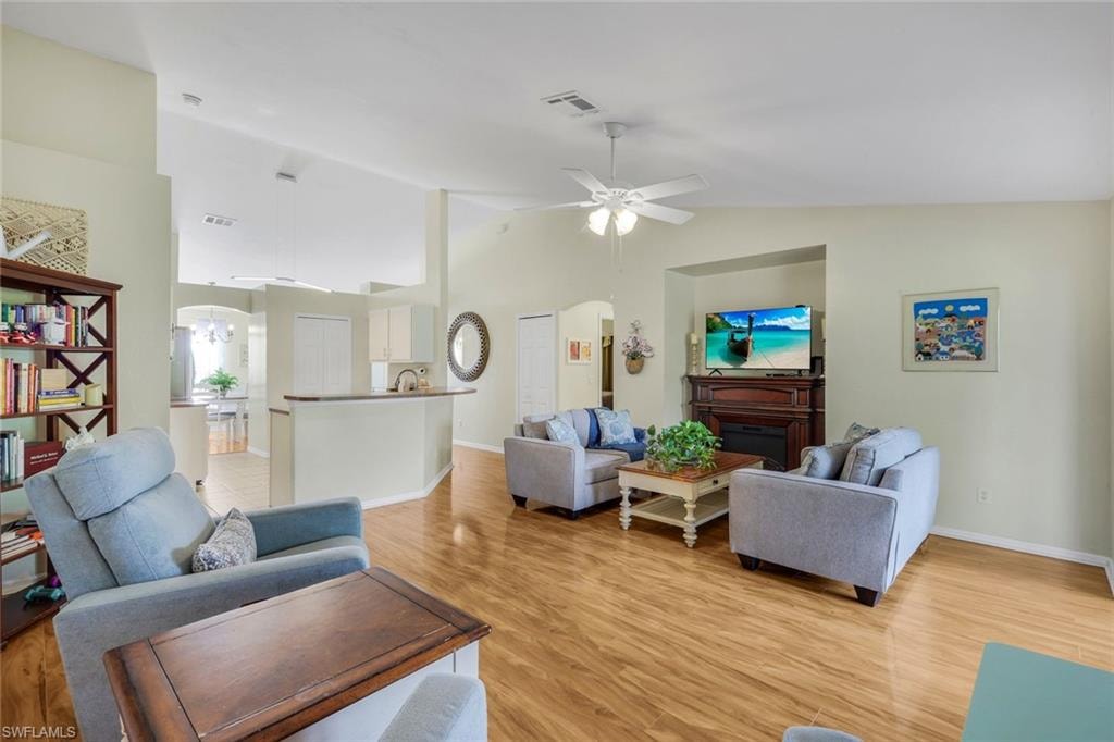 1006 NE 6th PL