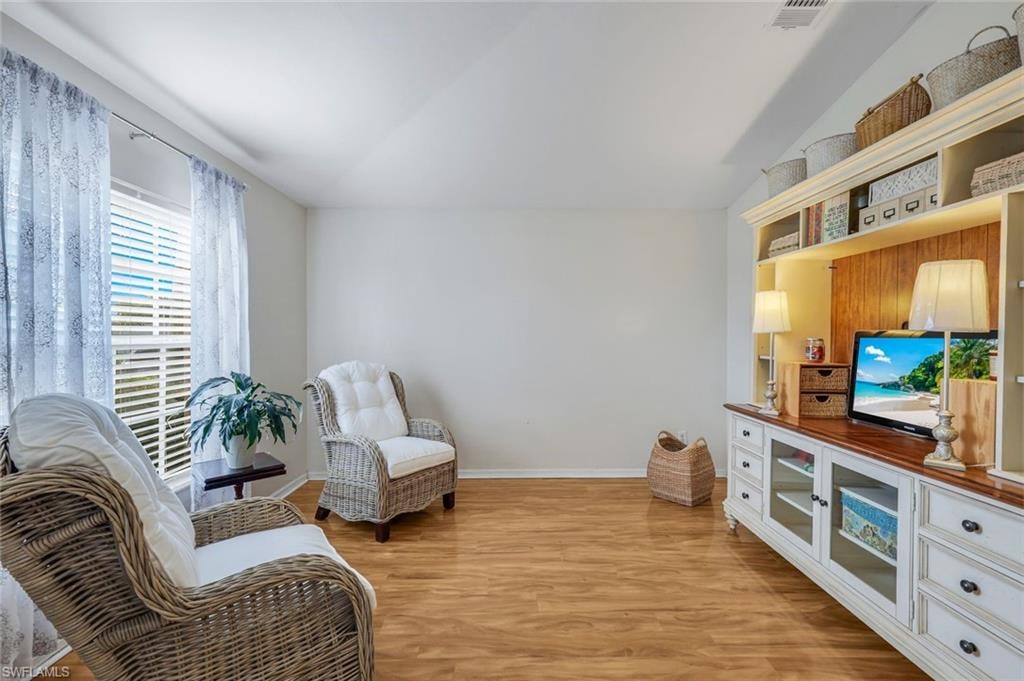 1006 NE 6th PL photo 18