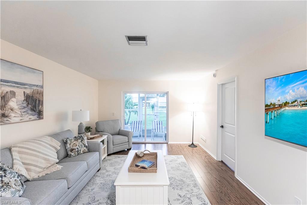6775 Lake McGregor CIR