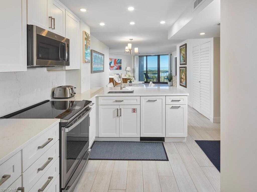 440 Seaview CT 601 photo 10