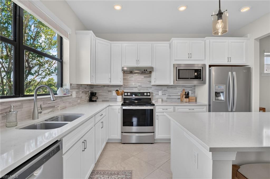 12056 Westmoreland WAY photo 16