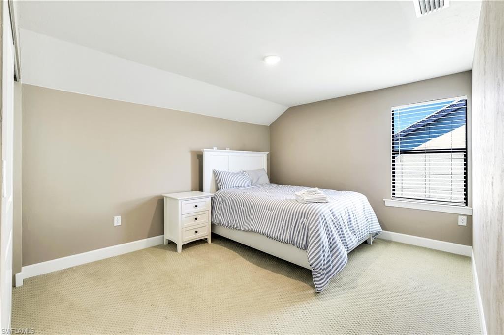 UPSTAIRS BEDROOM