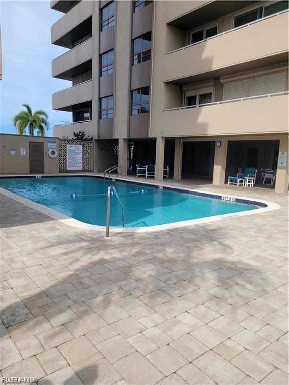 4803 Sunset CT 606 photo 17