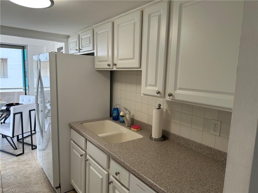 4803 Sunset CT 606 photo 10