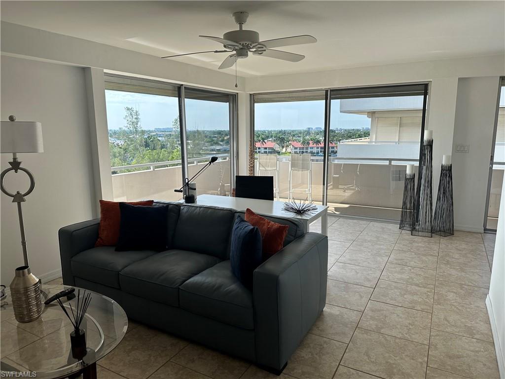 4803 Sunset CT 606