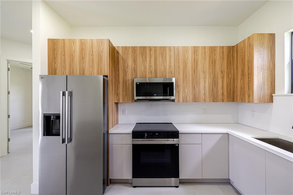 2705 Darlene PL photo 9